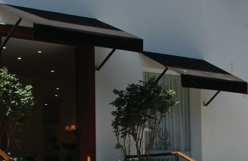 Beneficios del toldo fijo para tu espacio residencial